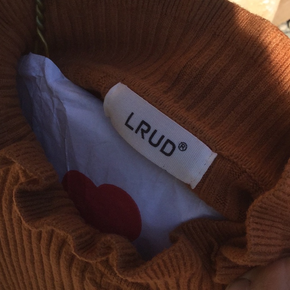 LRUD ruffle neck long sleeve sweater fall attire boho🌷 - Picture 6 of 7